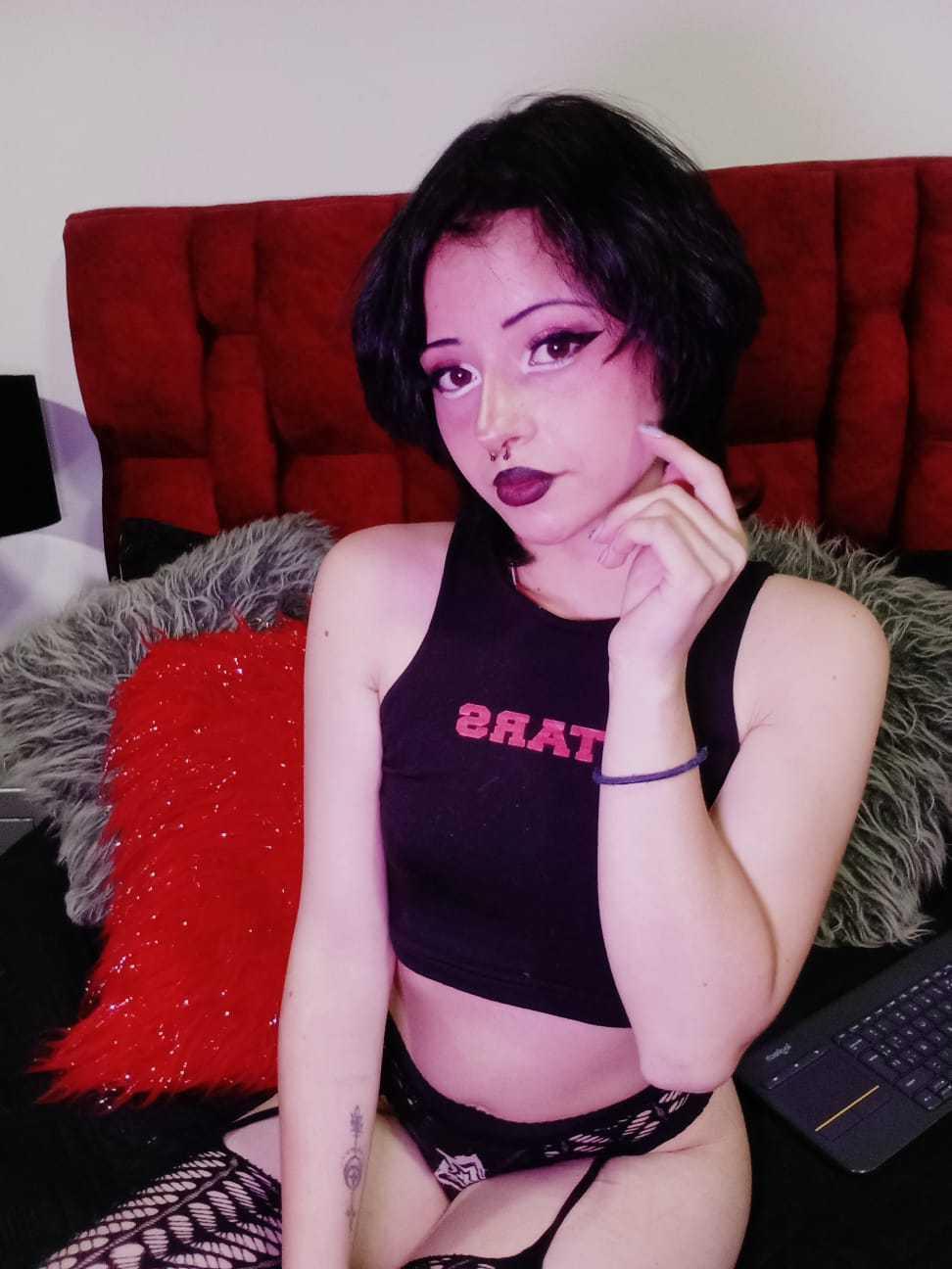 Image of cam model ViolettClay from XloveCam