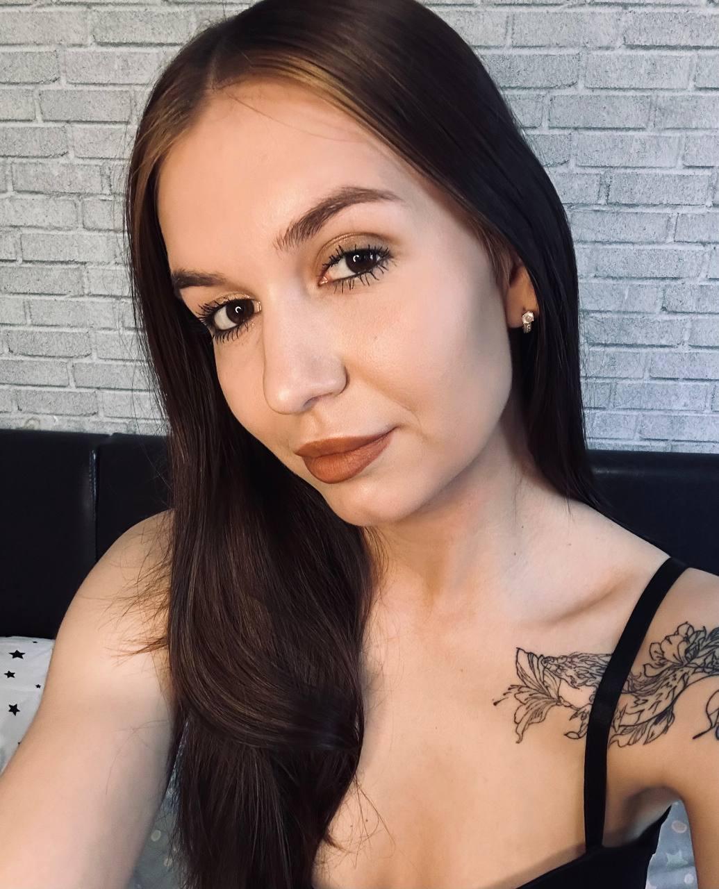 Image of cam model TonyaBartron from XloveCam