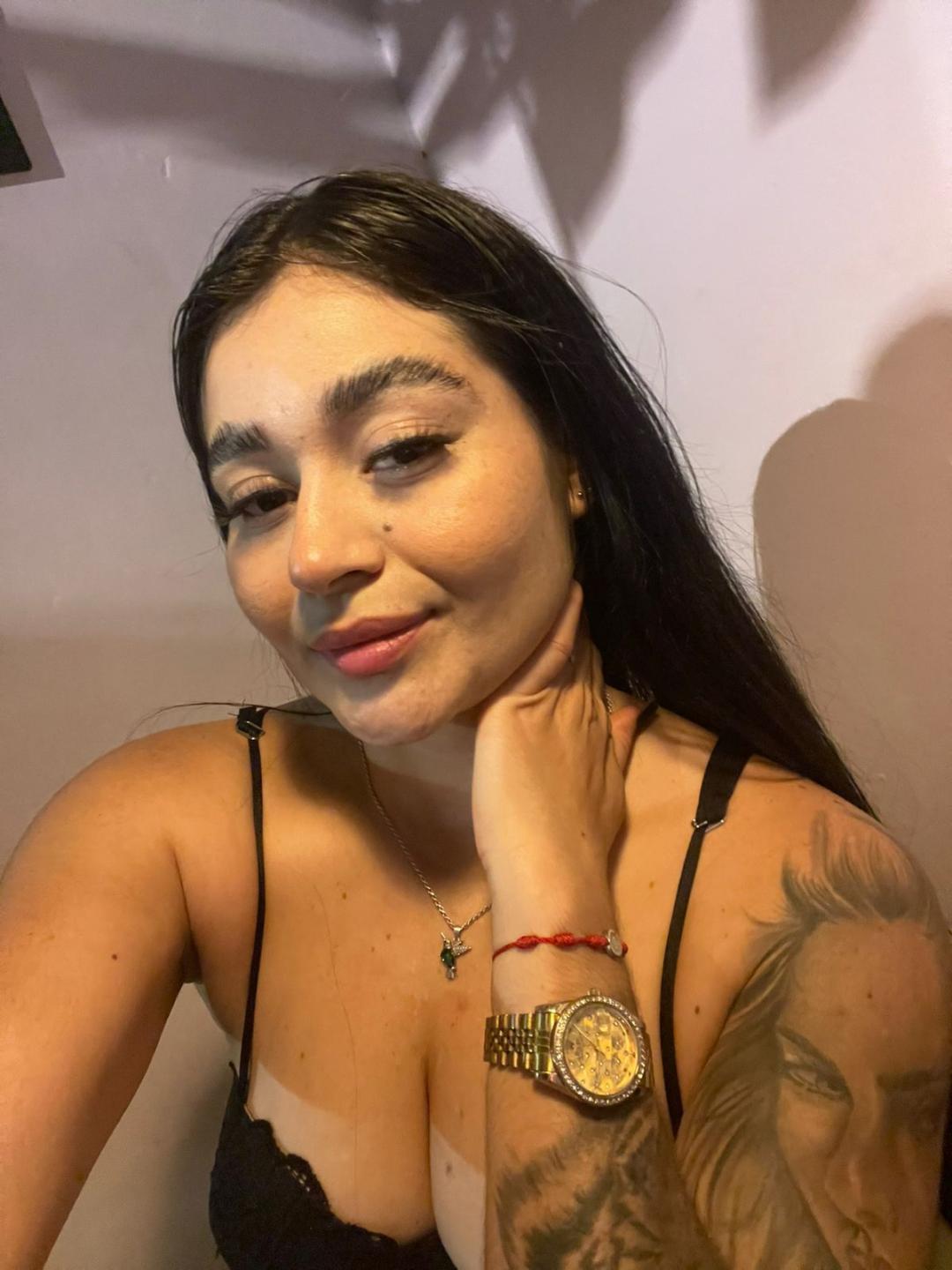 Image of cam model AndreiSuperb from XloveCam
