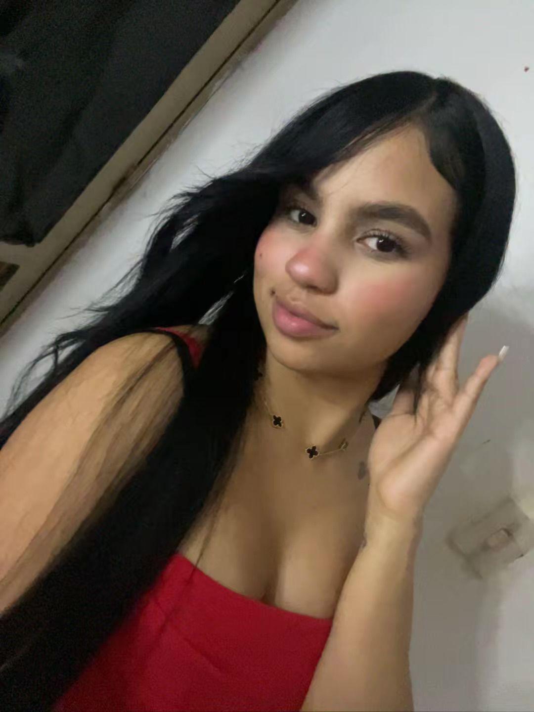 Image of cam model DalilaTennesse from XloveCam