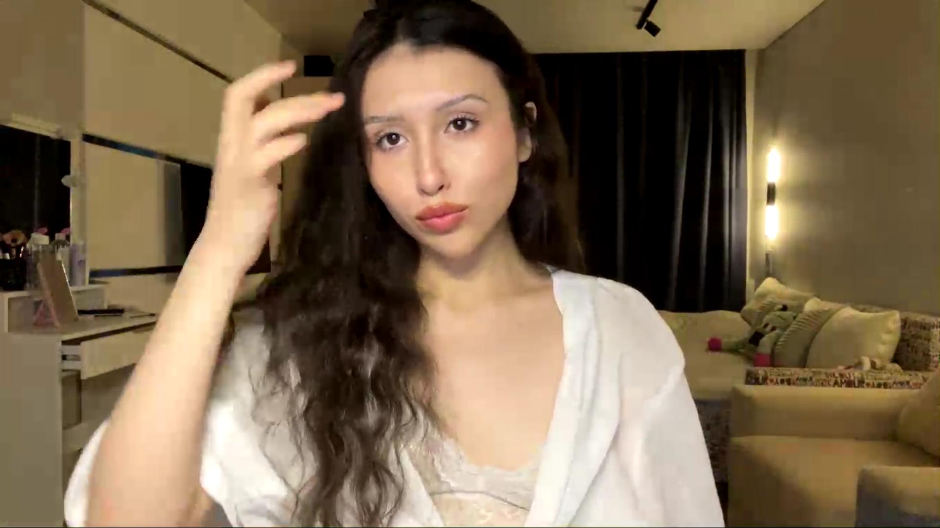 Image of cam model NecoleArciniega from XloveCam