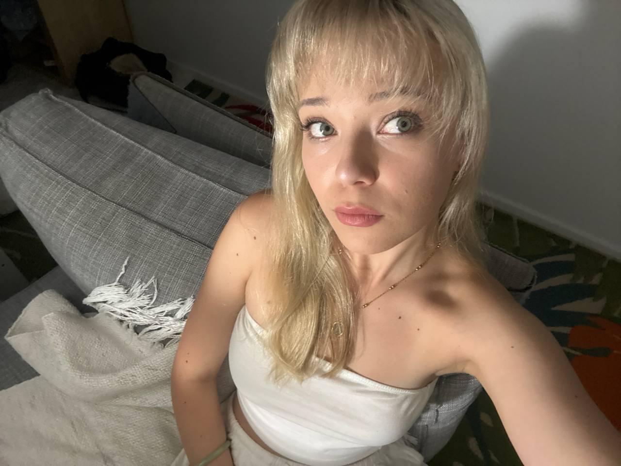 Image of cam model DonitaDunn from XloveCam