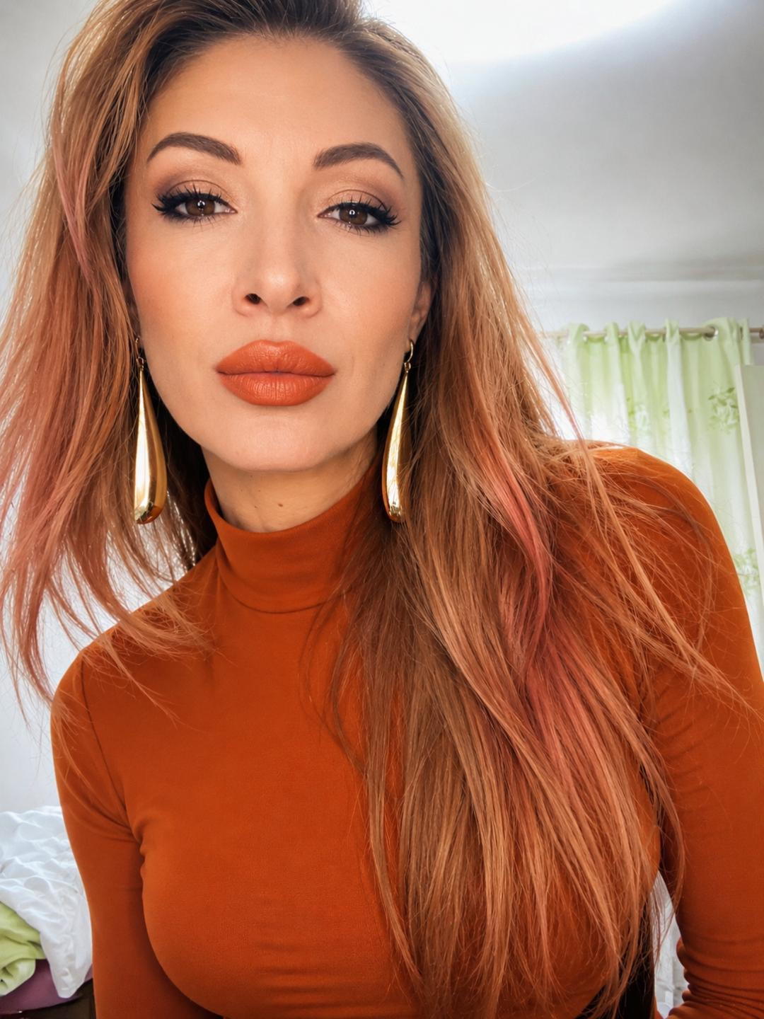 Image of cam model LunaBrice from XloveCam