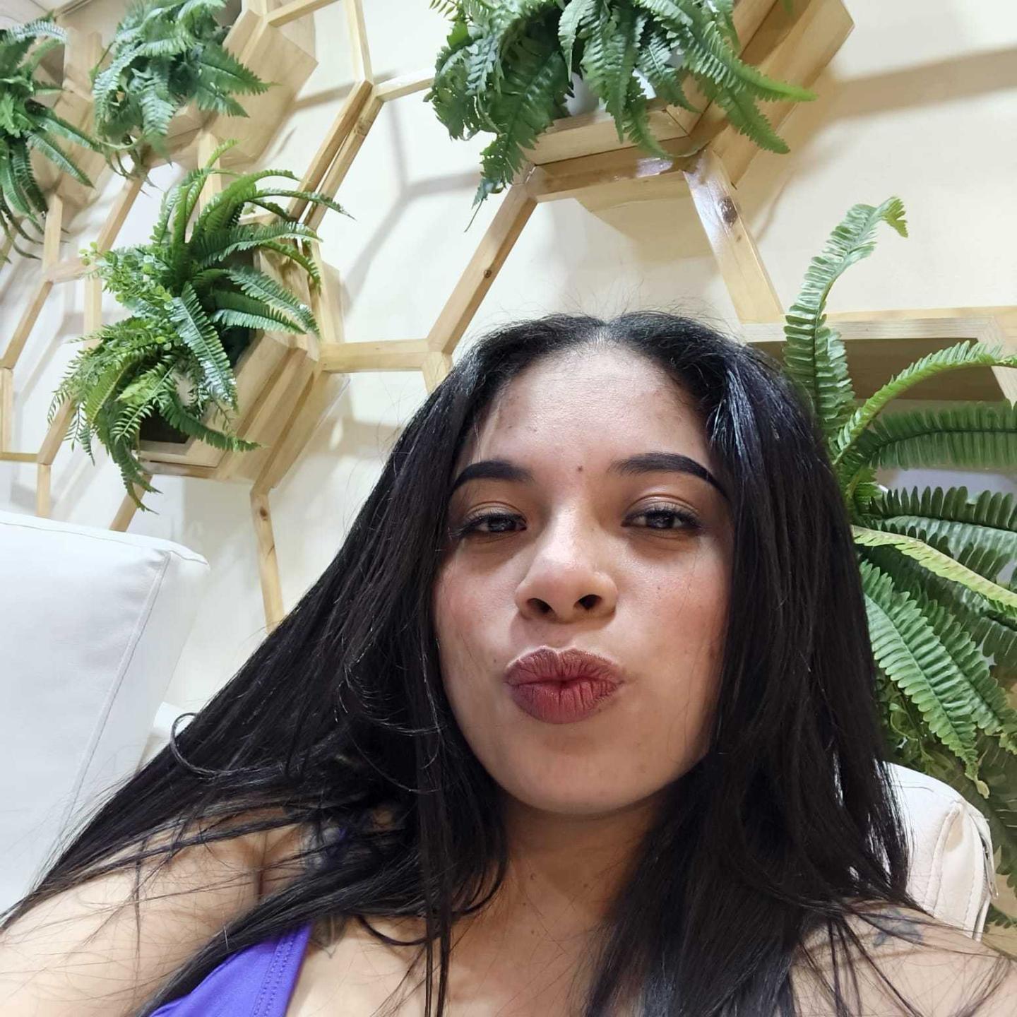 Image of cam model SammyRossek from XloveCam