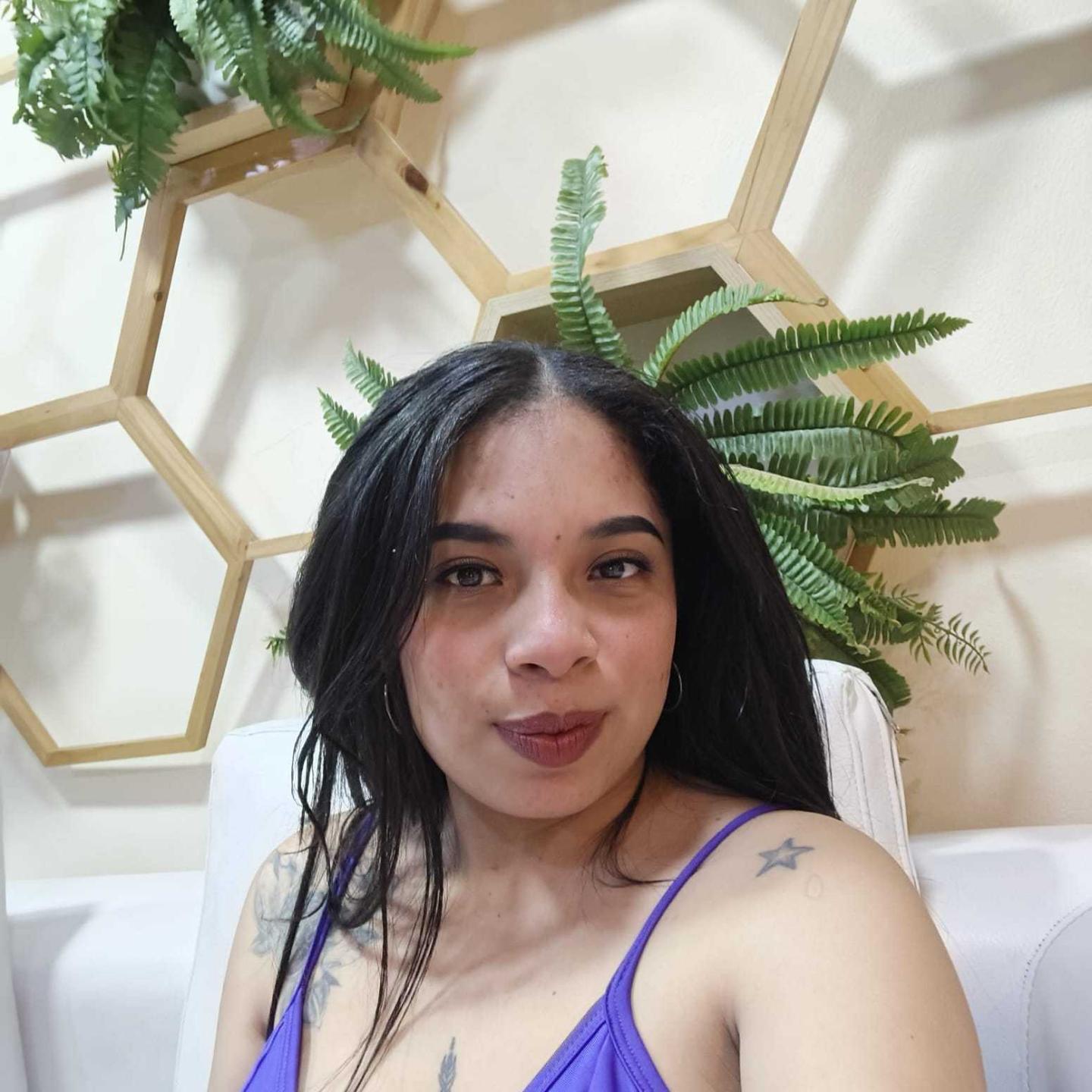 Image of cam model SammyRossek from XloveCam