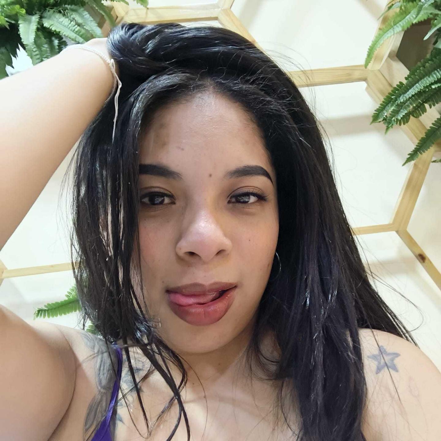 Image of cam model SammyRossek from XloveCam