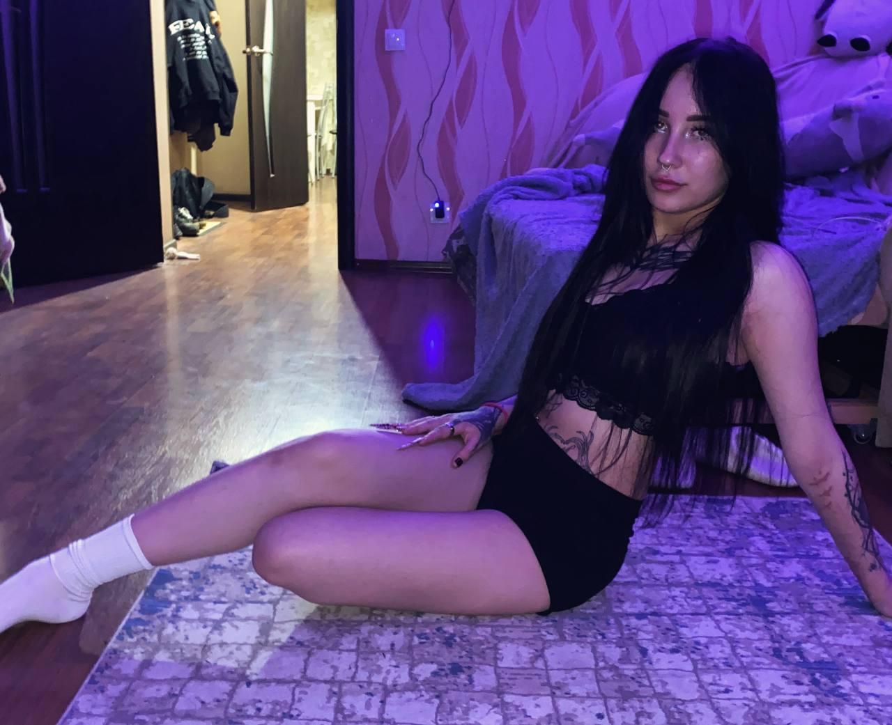 Image of cam model RosemarySchwall from XloveCam