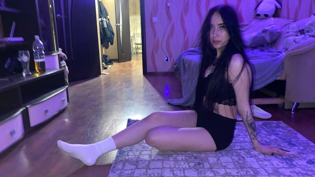 Image of cam model RosemarySchwall from XloveCam