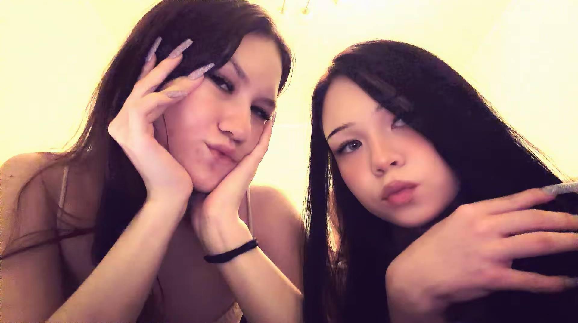 Image of cam model LornaAndGerry from XloveCam