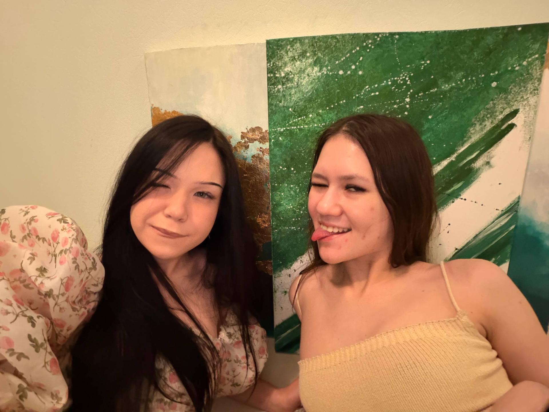 Image of cam model LornaAndGerry from XloveCam