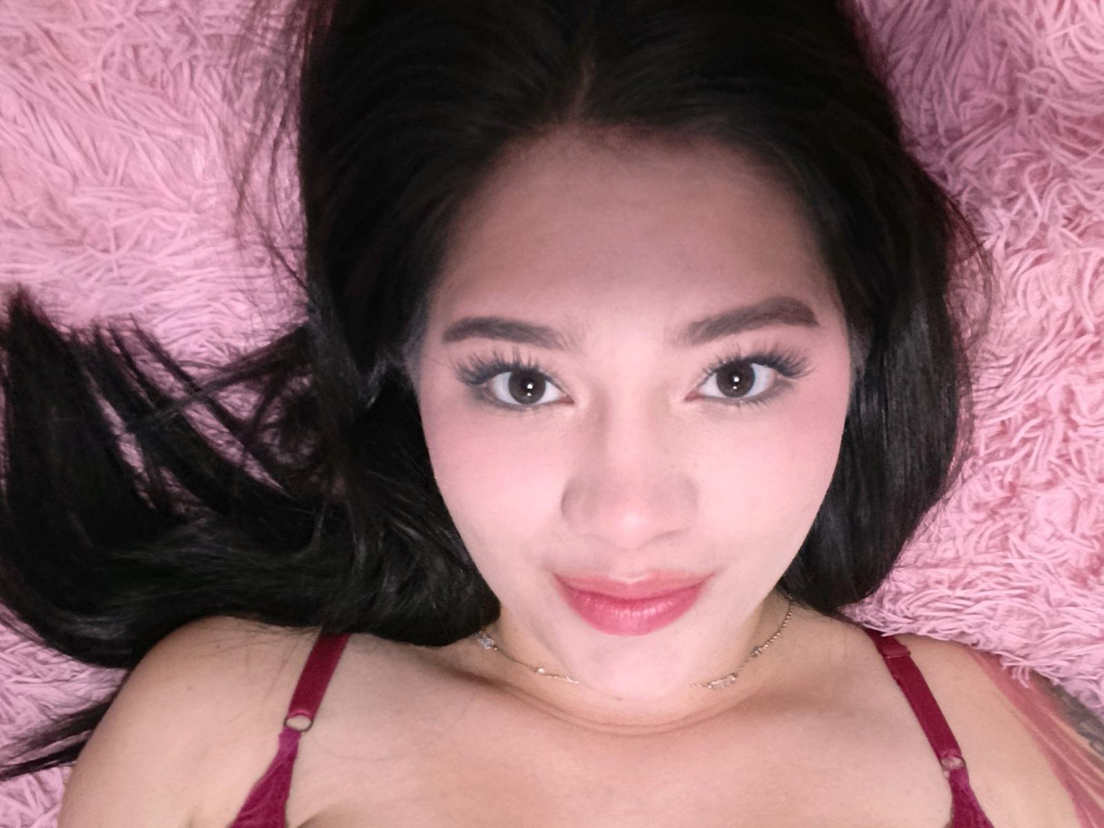 Image of cam model Elekktra from XloveCam