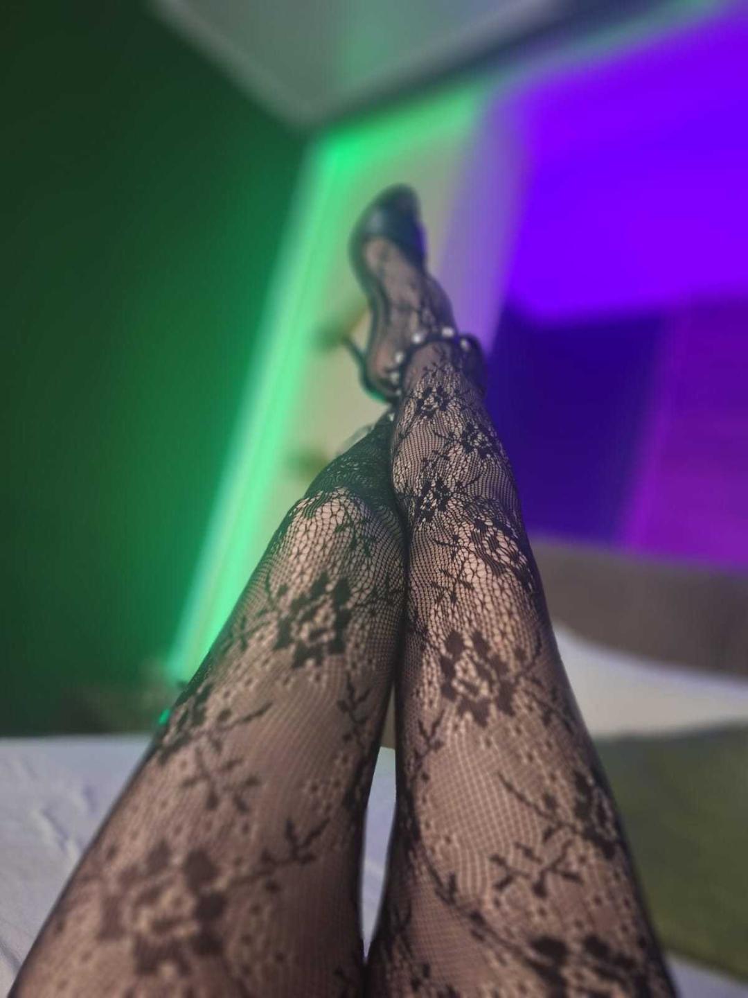 Image of cam model VeraNoires from XloveCam