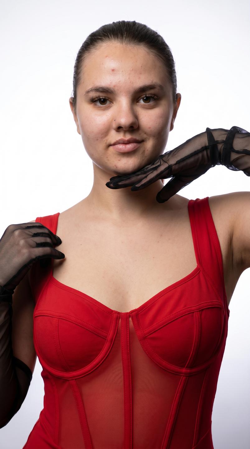 Image of cam model DouceLouise from XloveCam
