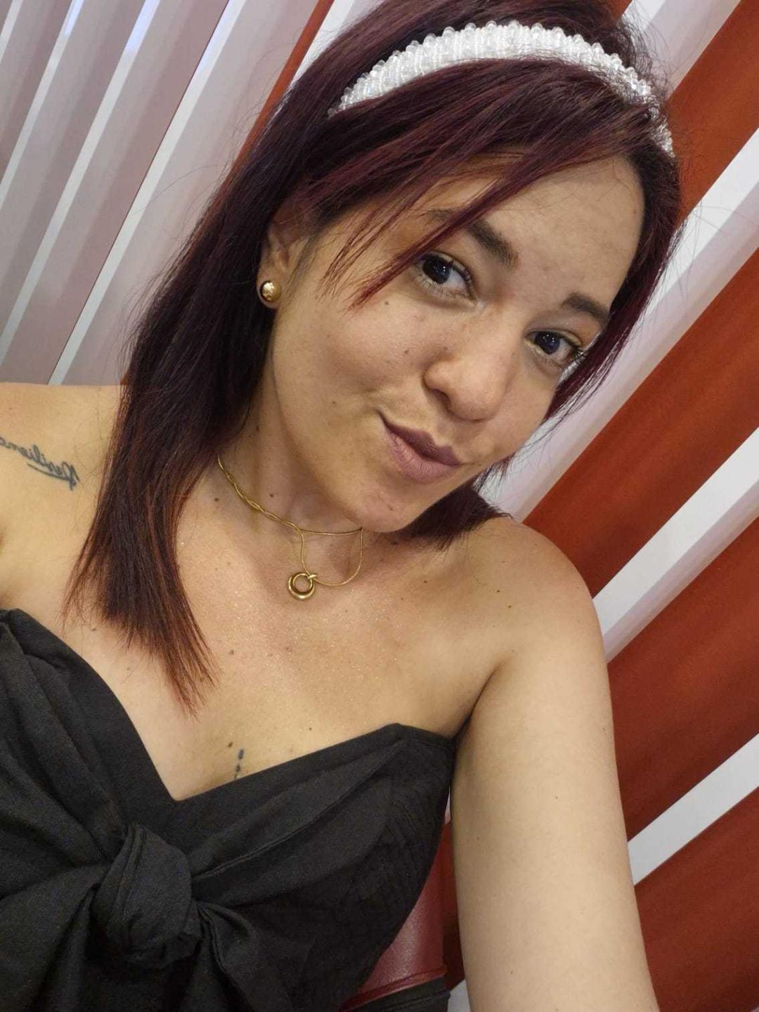Image of cam model LiaRamonaV from XloveCam