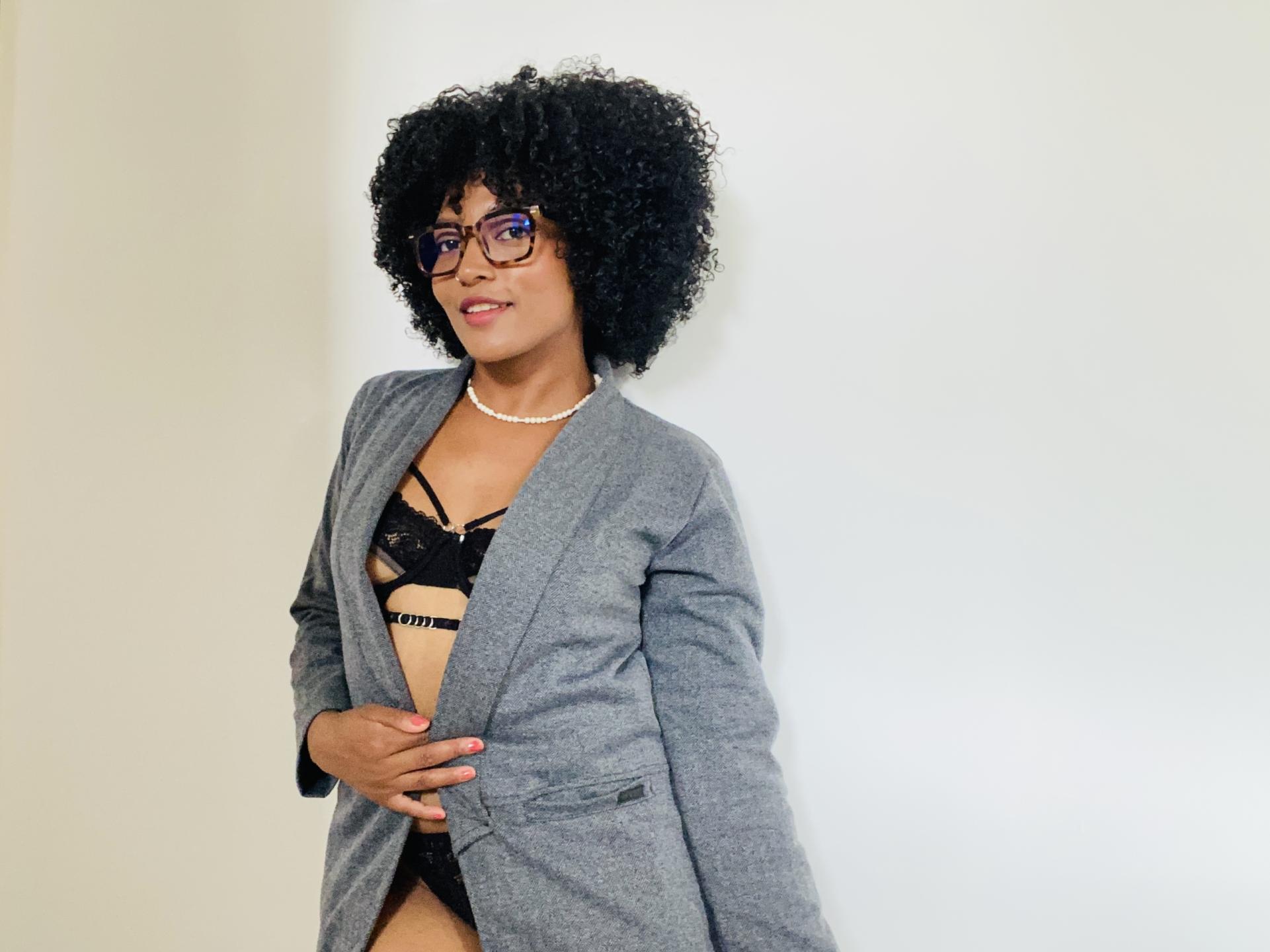 Image of cam model RoldanStefy from XloveCam