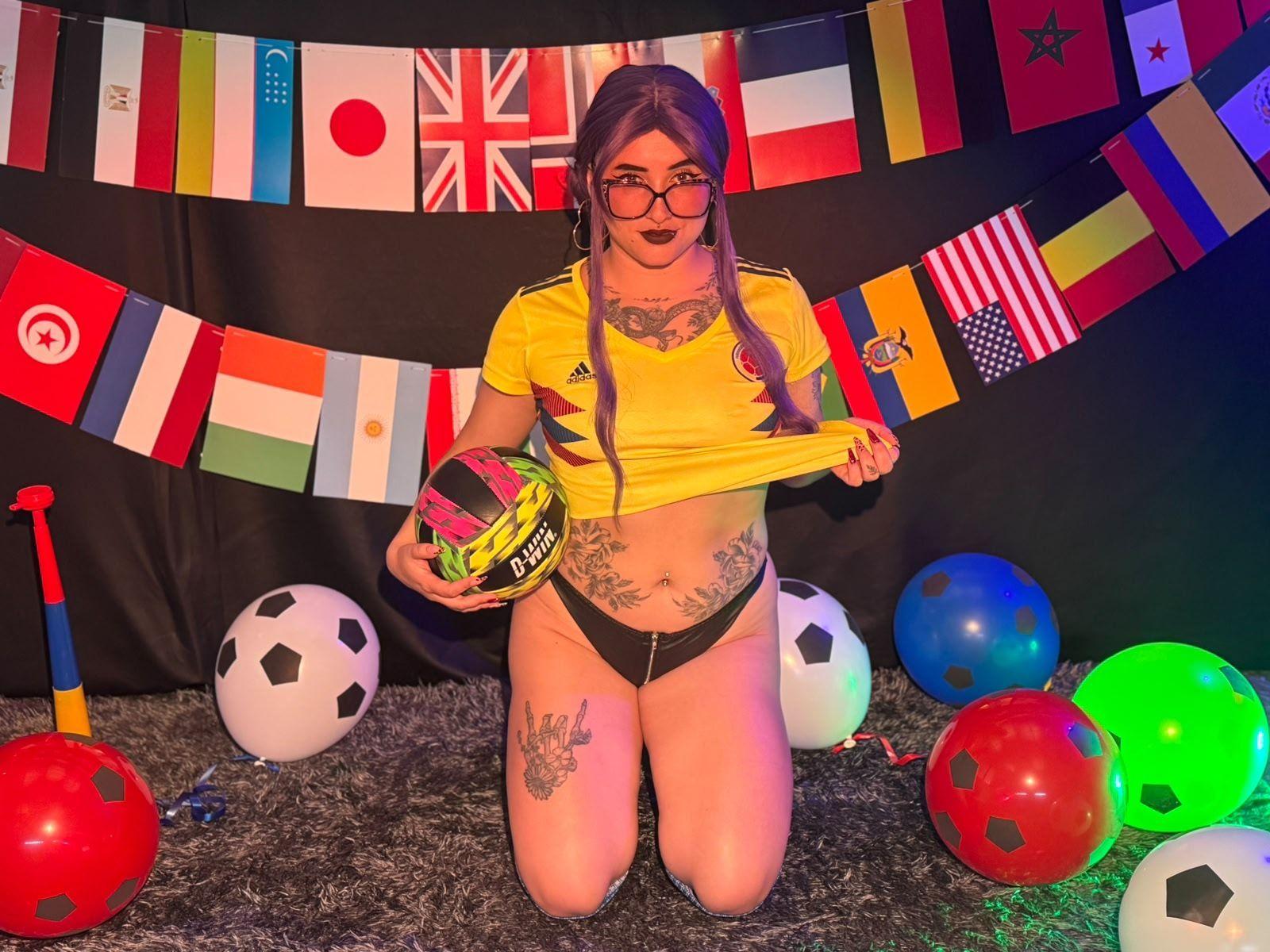 Image of cam model LilithDark69 from XloveCam