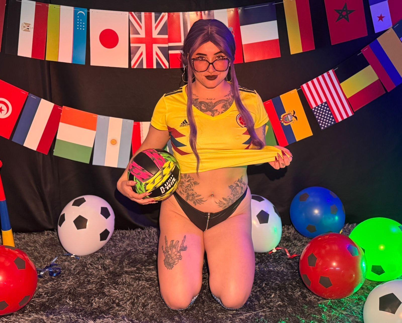 Image of cam model LilithDark69 from XloveCam
