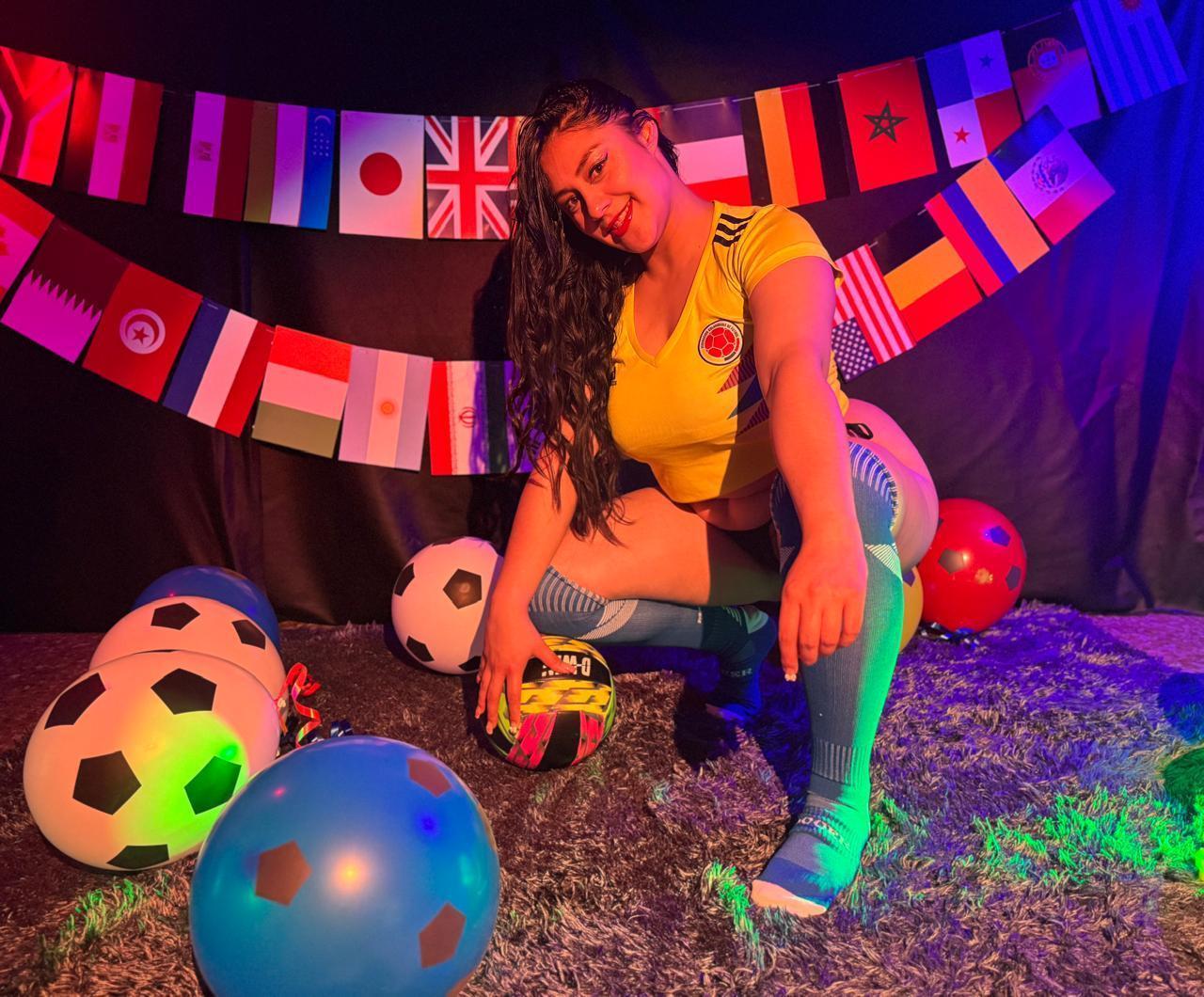 Image of cam model CristalZafiro from XloveCam