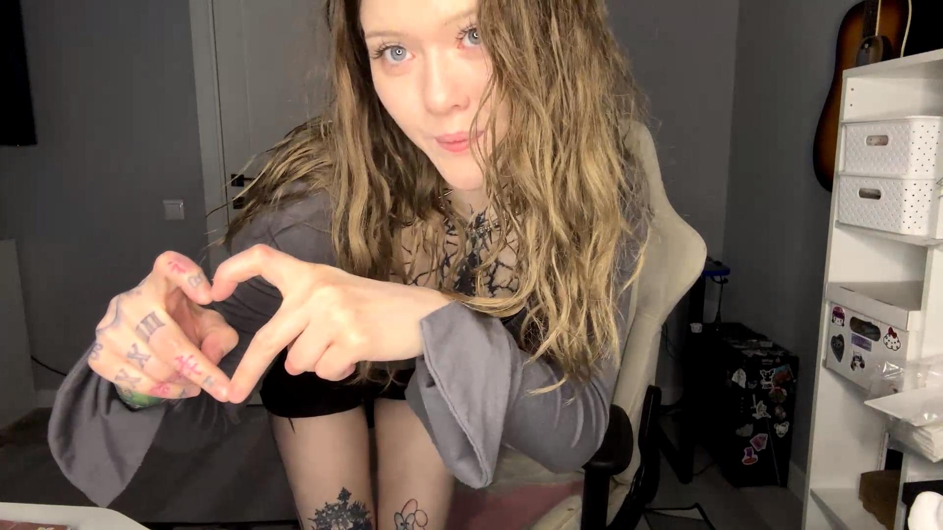 Image of cam model MeliaRinaldo from XloveCam
