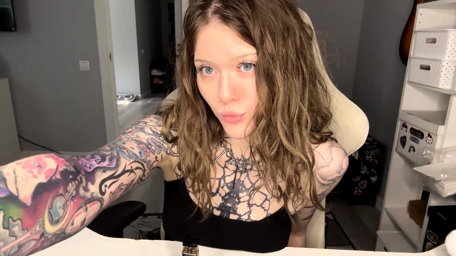 Image of cam model MeliaRinaldo from XloveCam