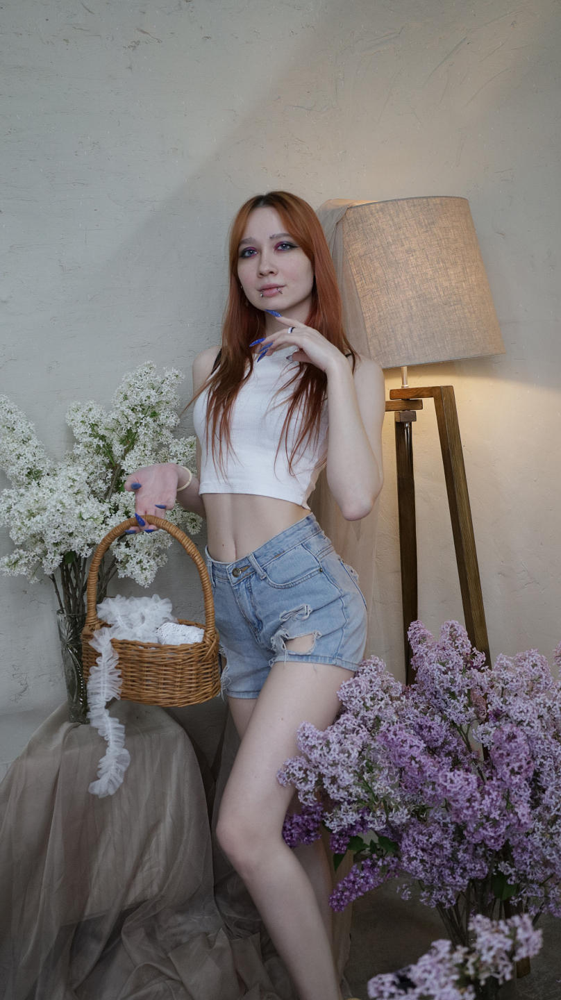 Image of cam model AdrianeWalter from XloveCam