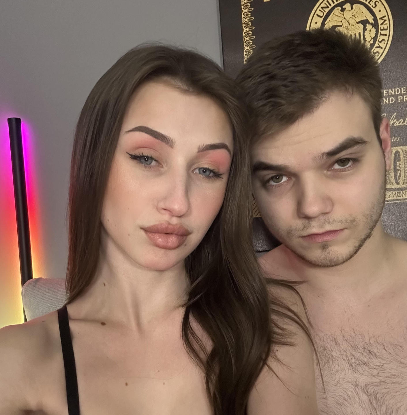 Image of cam model VikkiAndGeorge from XloveCam