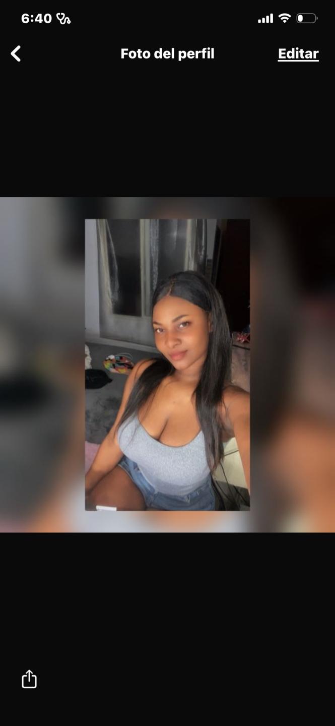 Image of cam model MollyGoldenn (LunaBellss, LunaBrownx) from XloveCam