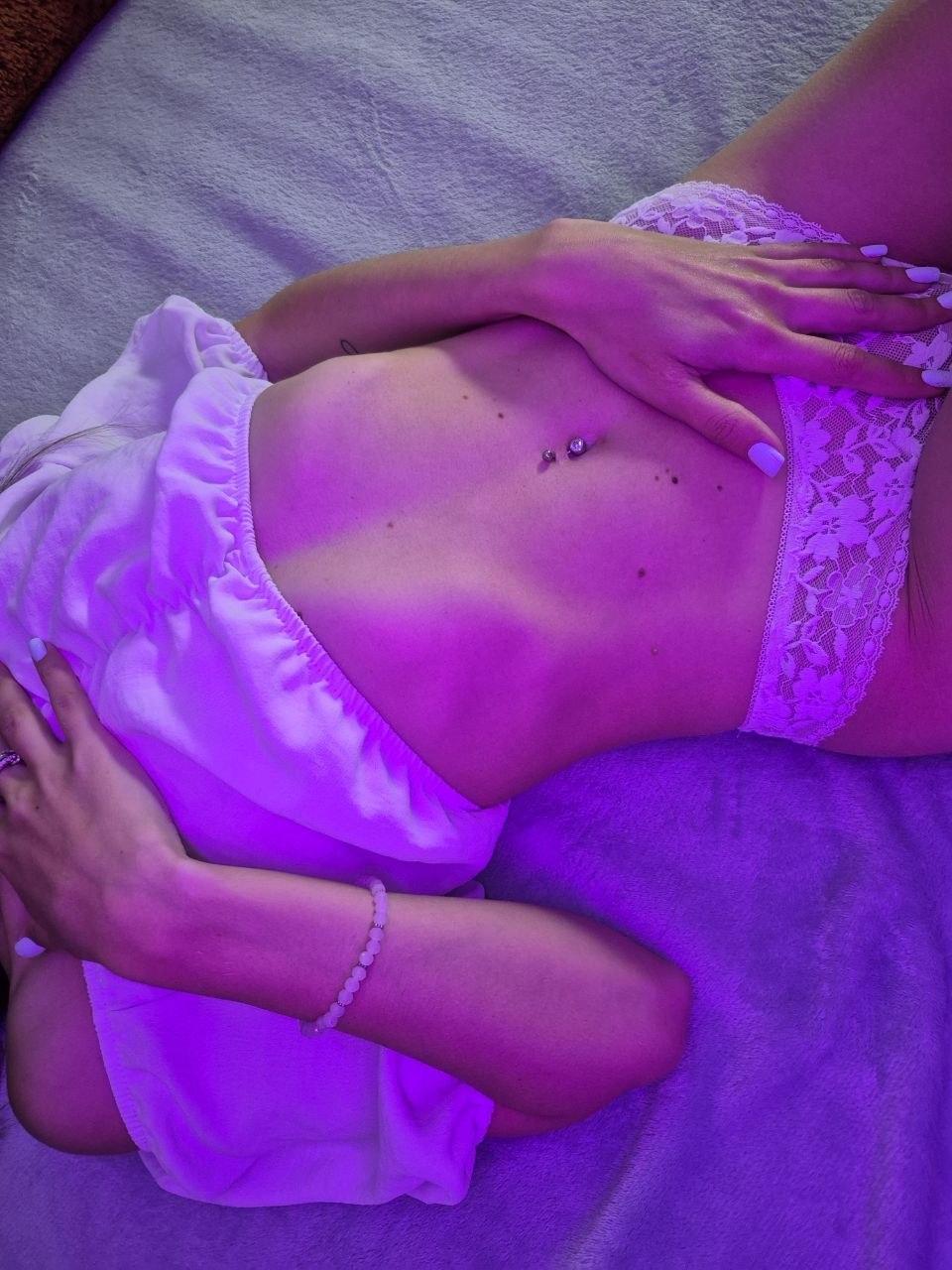 Image of cam model TenerliRize from XloveCam