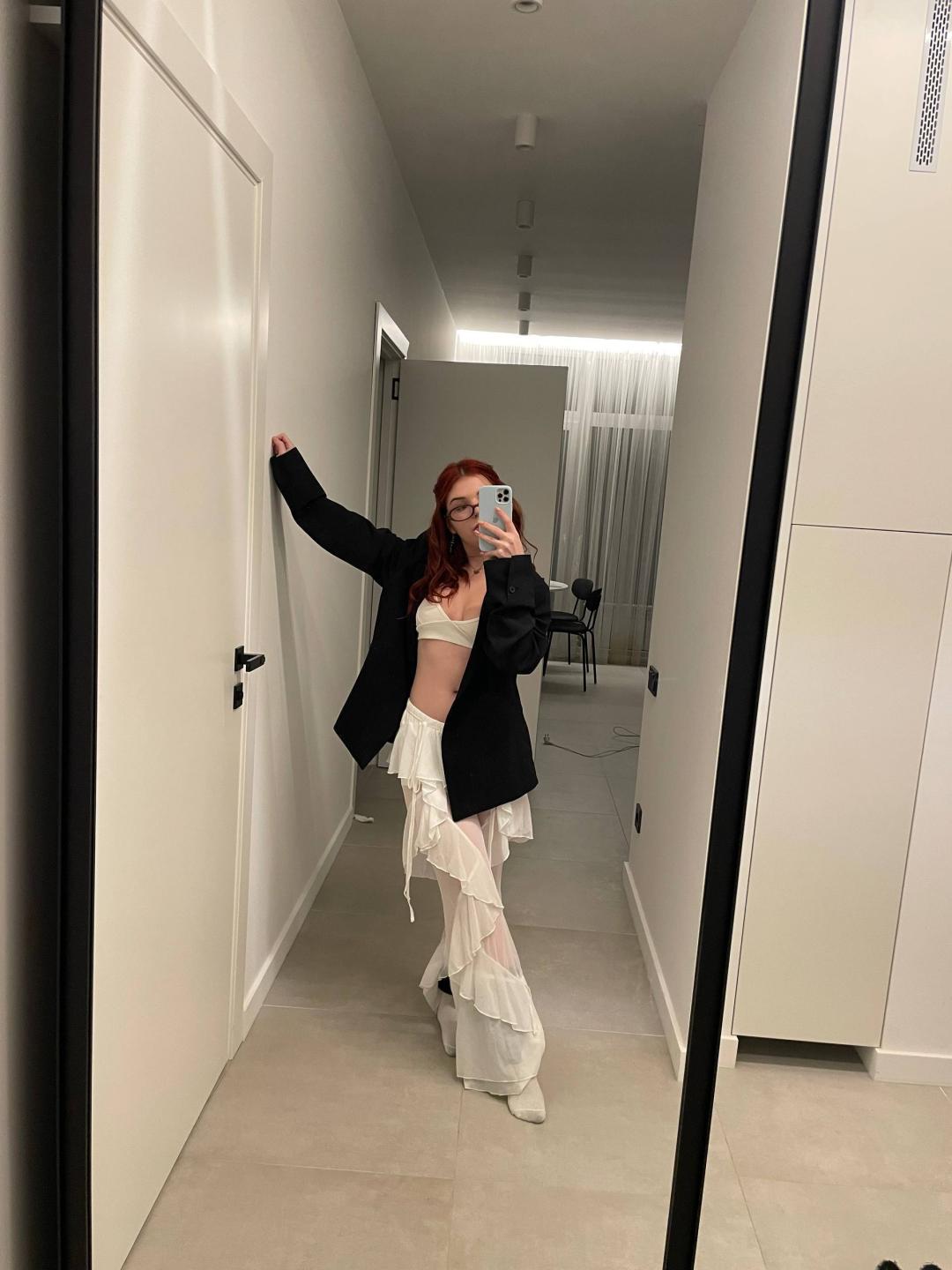 Image of cam model AlexXas from XloveCam