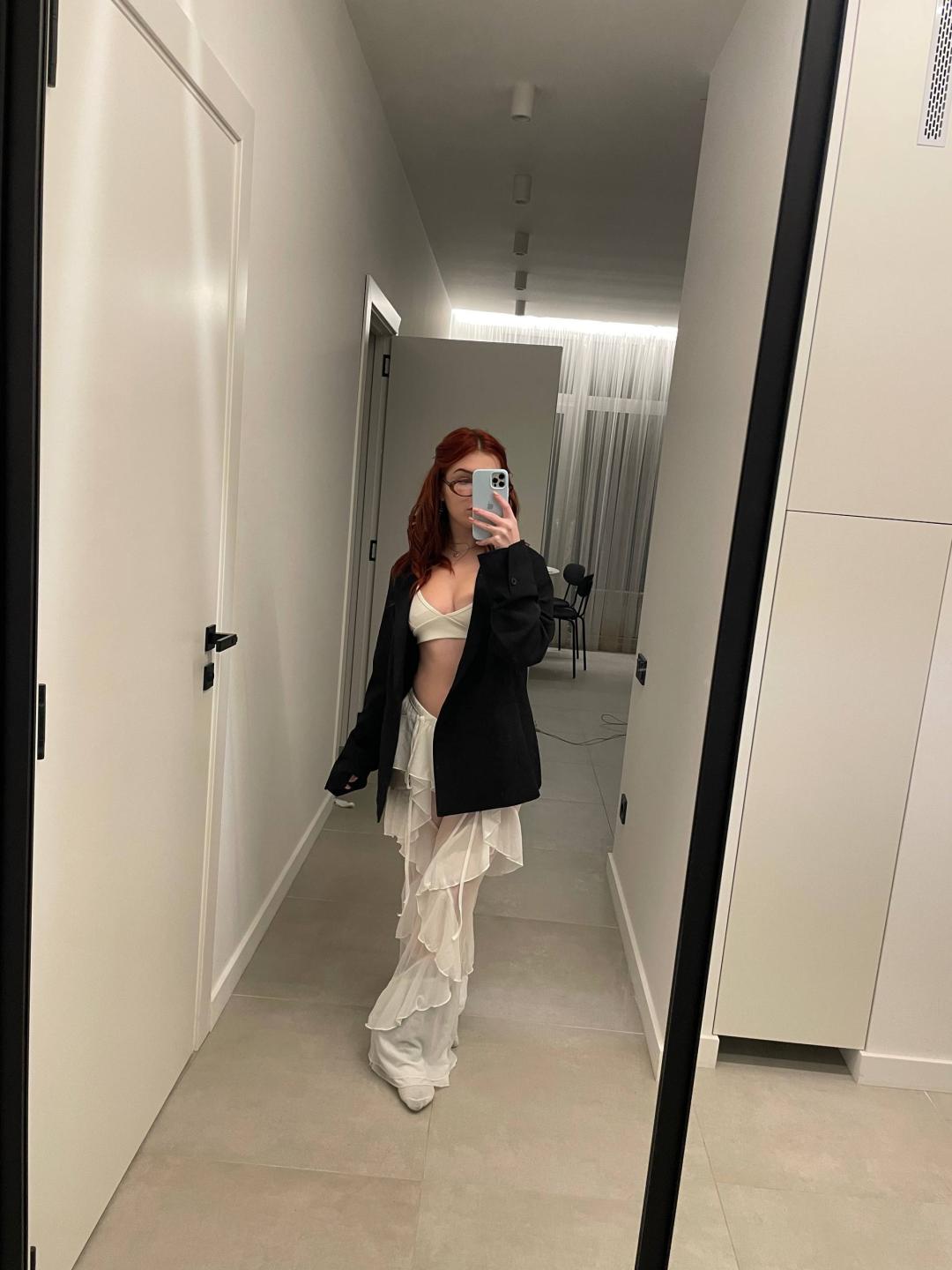 Image of cam model AlexXas from XloveCam