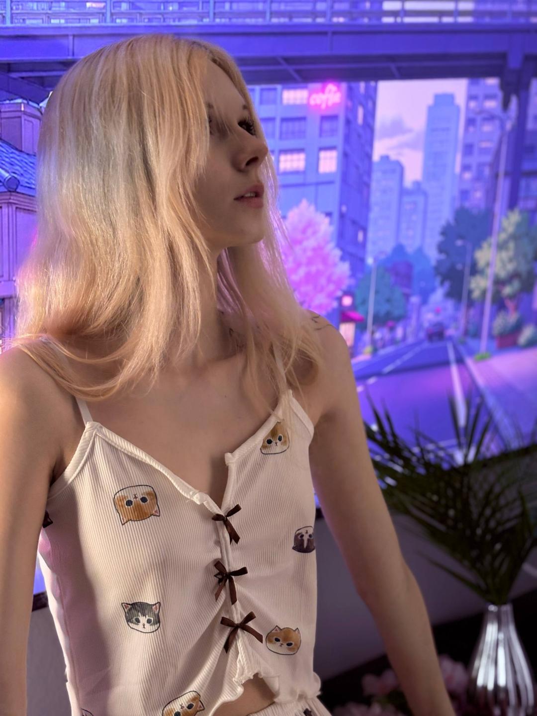 Image of cam model DierdreLorenzano from XloveCam