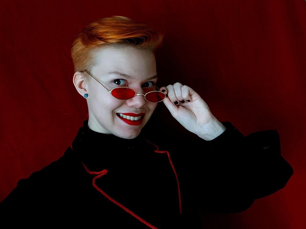 Image of cam model CarmelitaBemiller from XloveCam