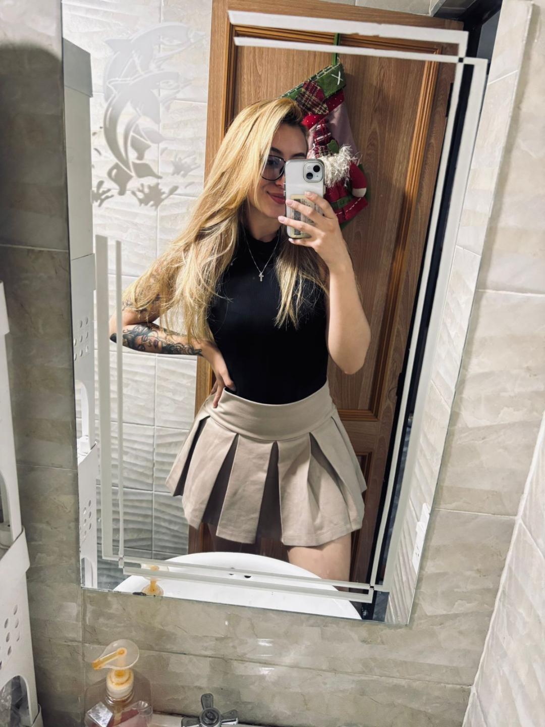 Image of cam model SabrinaDesire from XloveCam