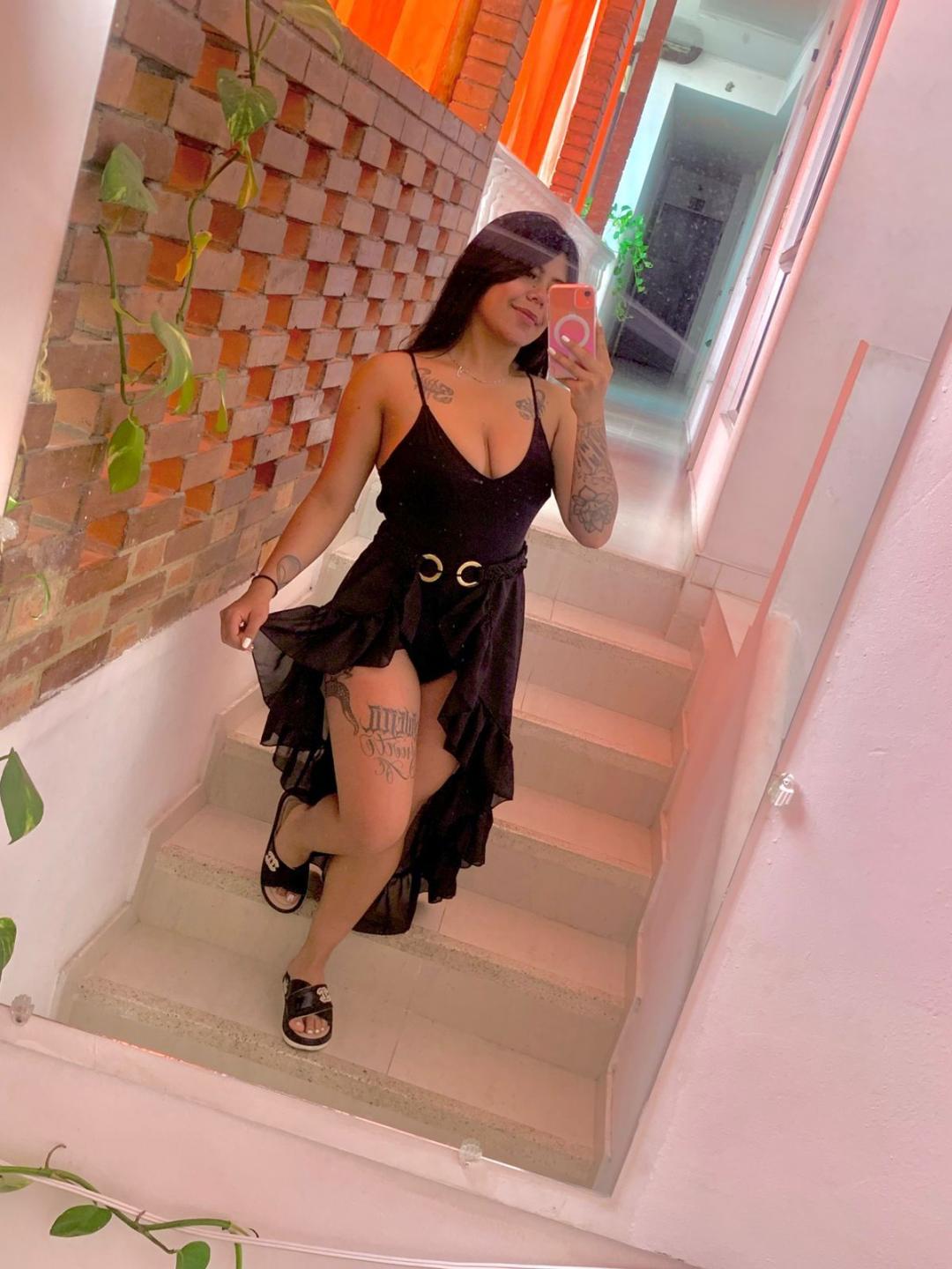 Image of cam model CatalinaReiyna from XloveCam