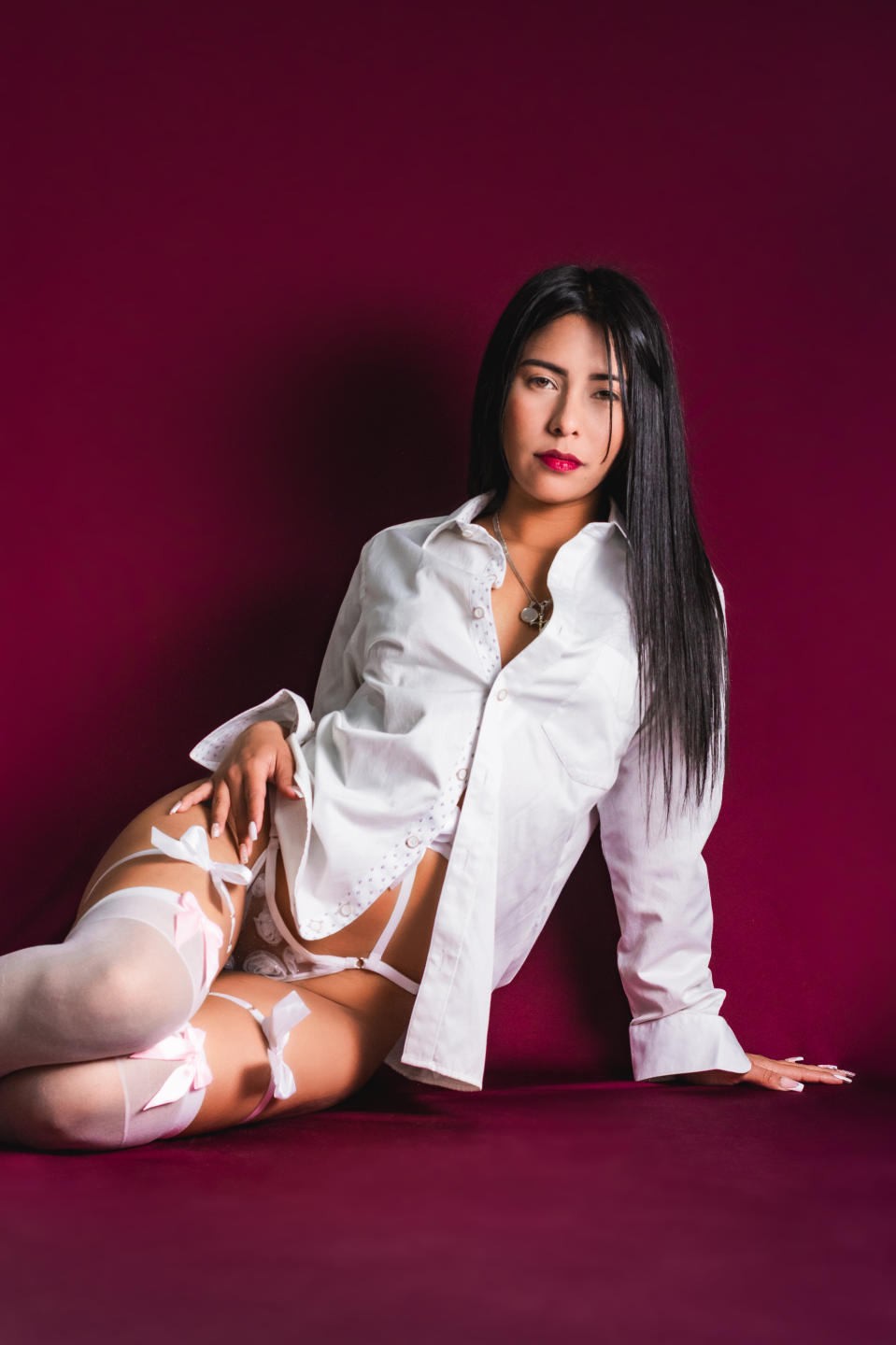 Image of cam model VelvetRoss from XloveCam