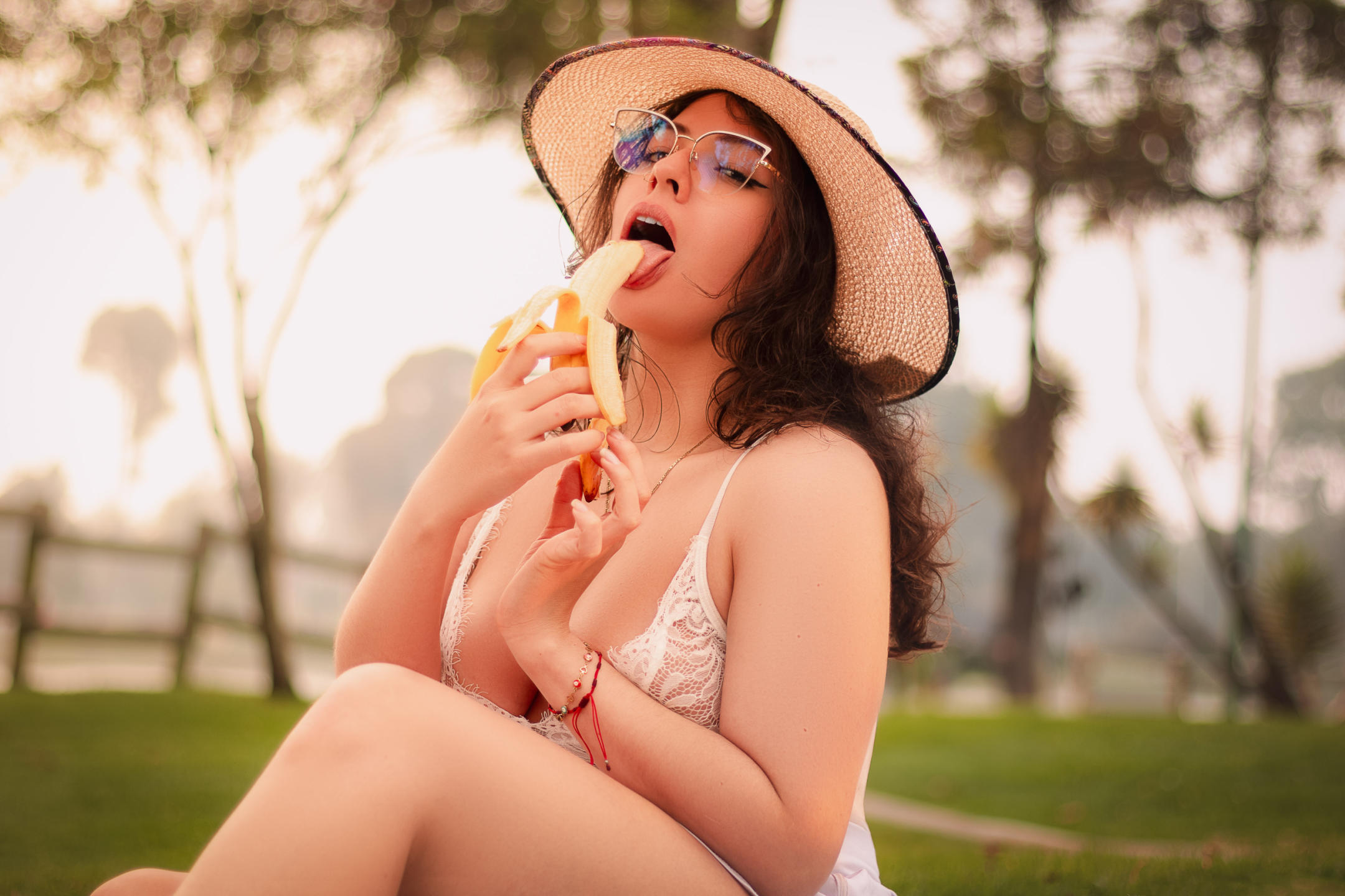Image of cam model VanessaClose from XloveCam