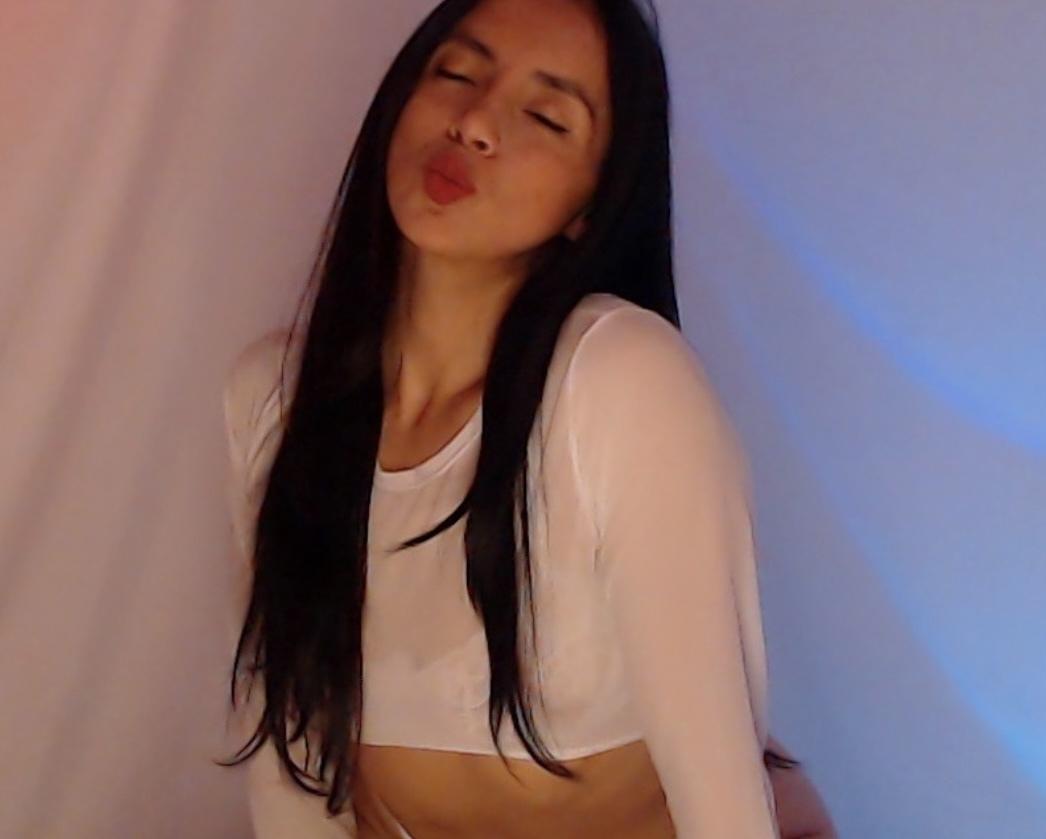 Image of cam model BelladonnaLips from XloveCam