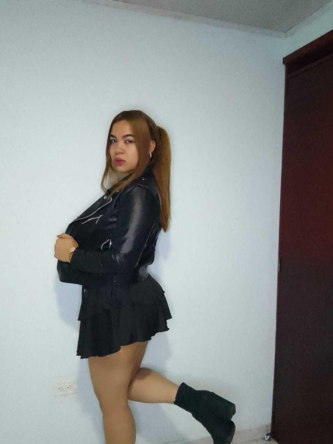 Image of cam model KieraRoss from XloveCam