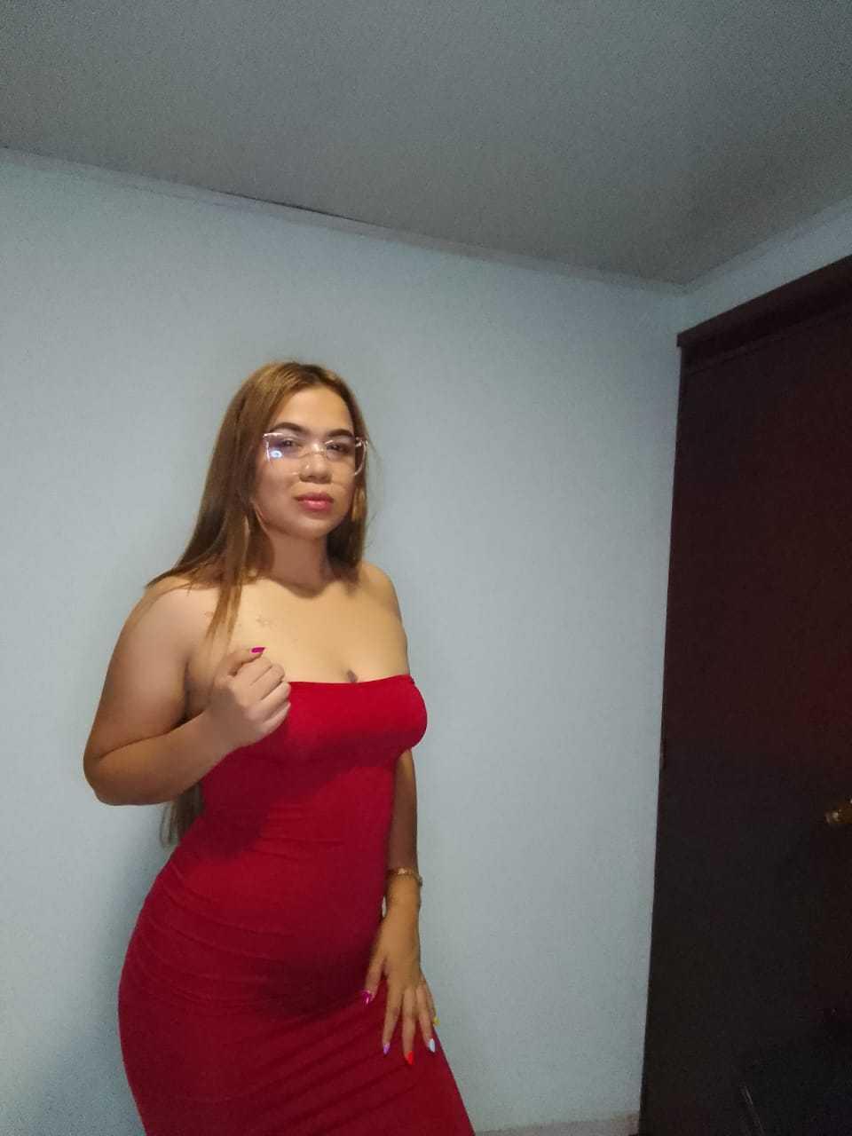 Image of cam model KieraRoss from XloveCam
