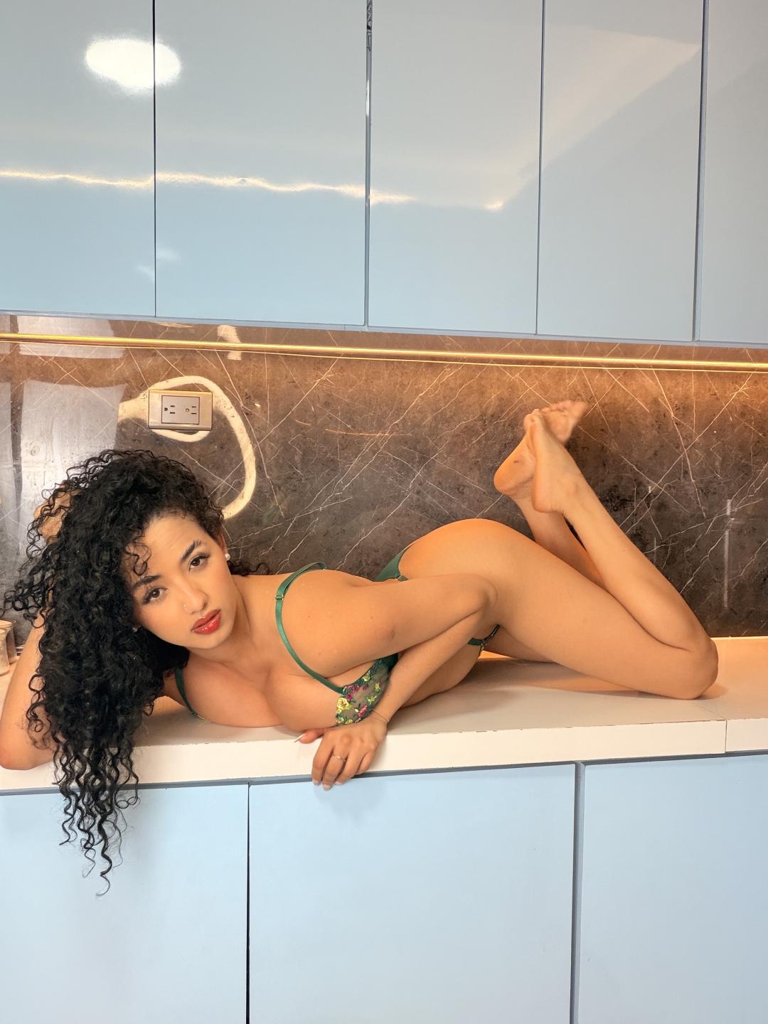 Image of cam model AuroraFerretti from XloveCam