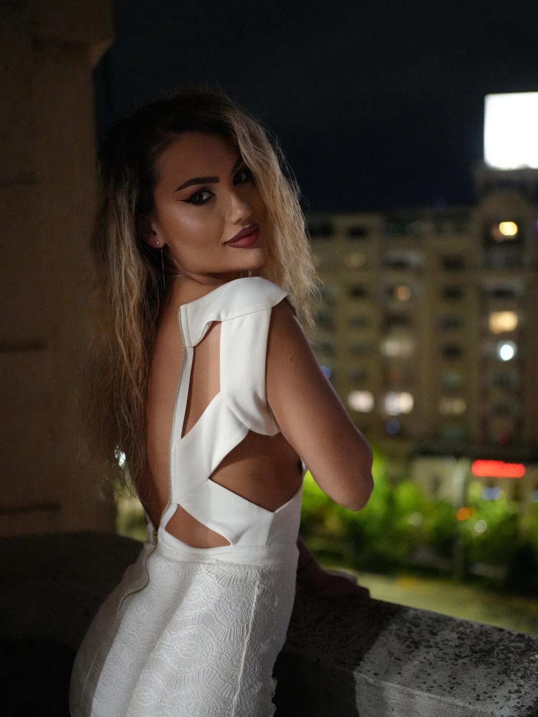 Image of cam model CelineHuddson from XloveCam