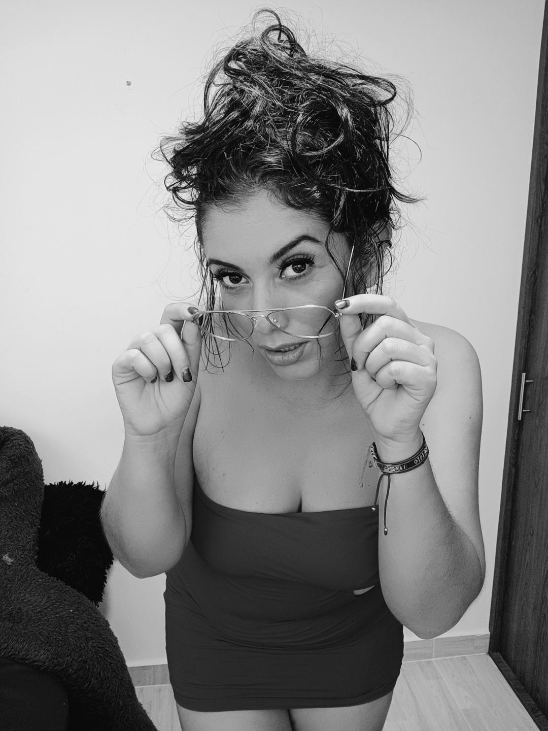 Image of cam model VickKolles from XloveCam