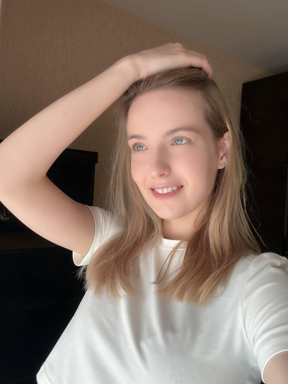 Image of cam model NicoleSpritzer from XloveCam