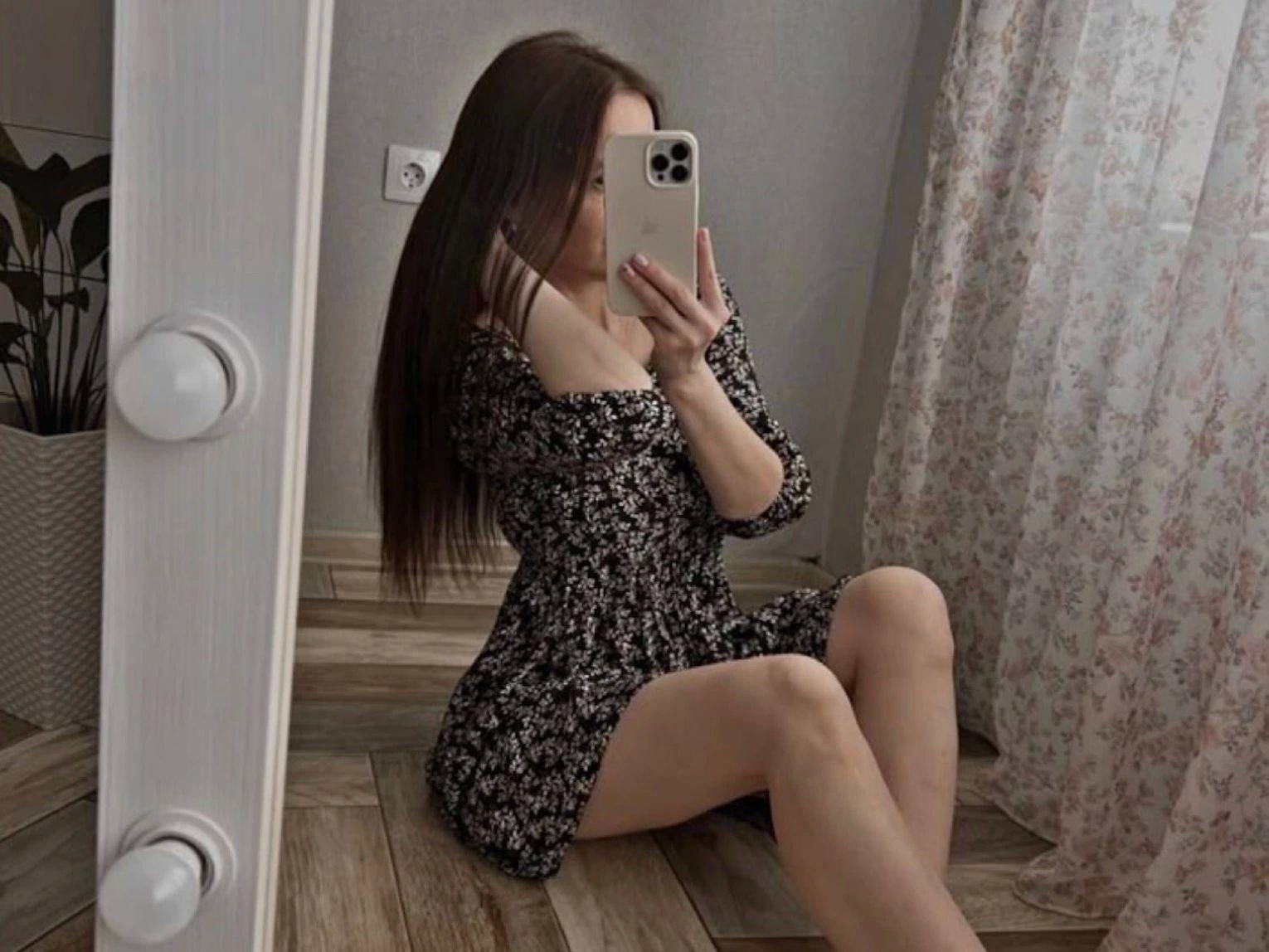 Image of cam model Eleanorx-hot from XloveCam