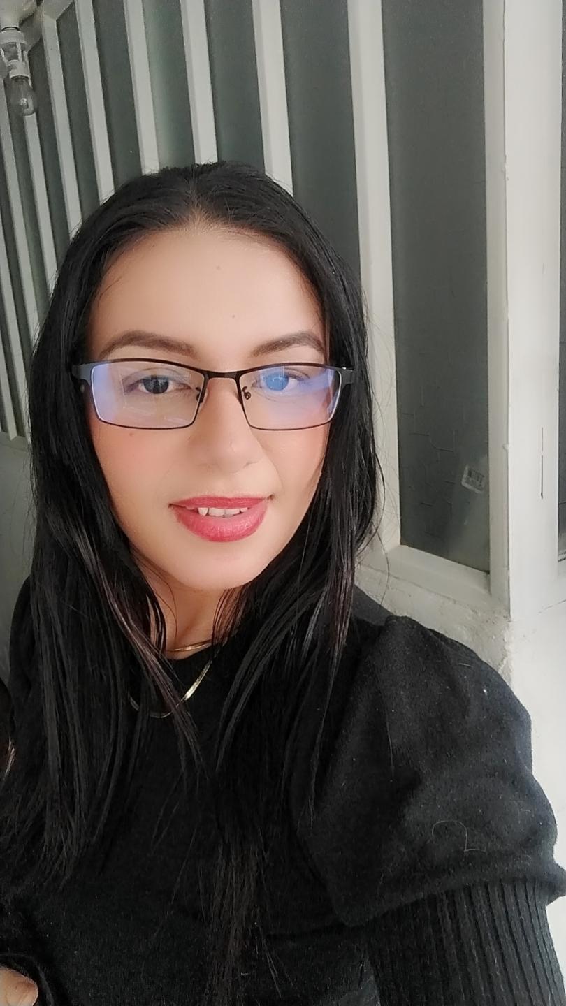 Image of cam model CamilleRiver from XloveCam