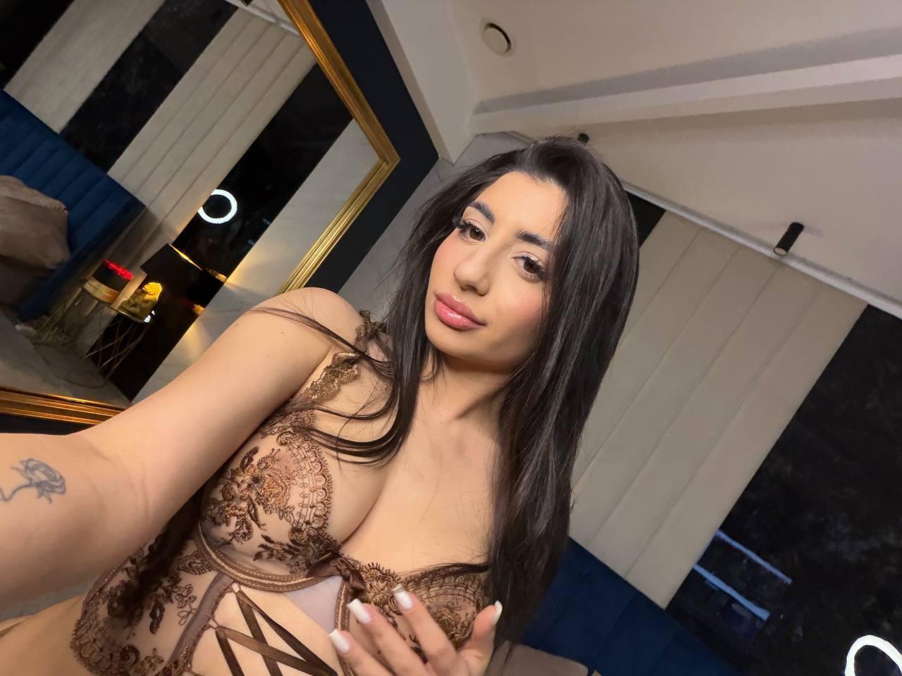 Image of cam model ChloeSin from XloveCam