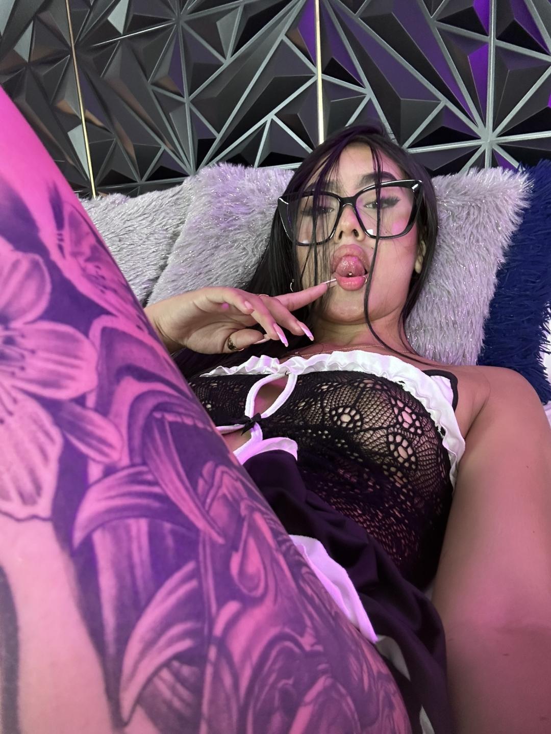 Image of cam model DulceNoir from XloveCam