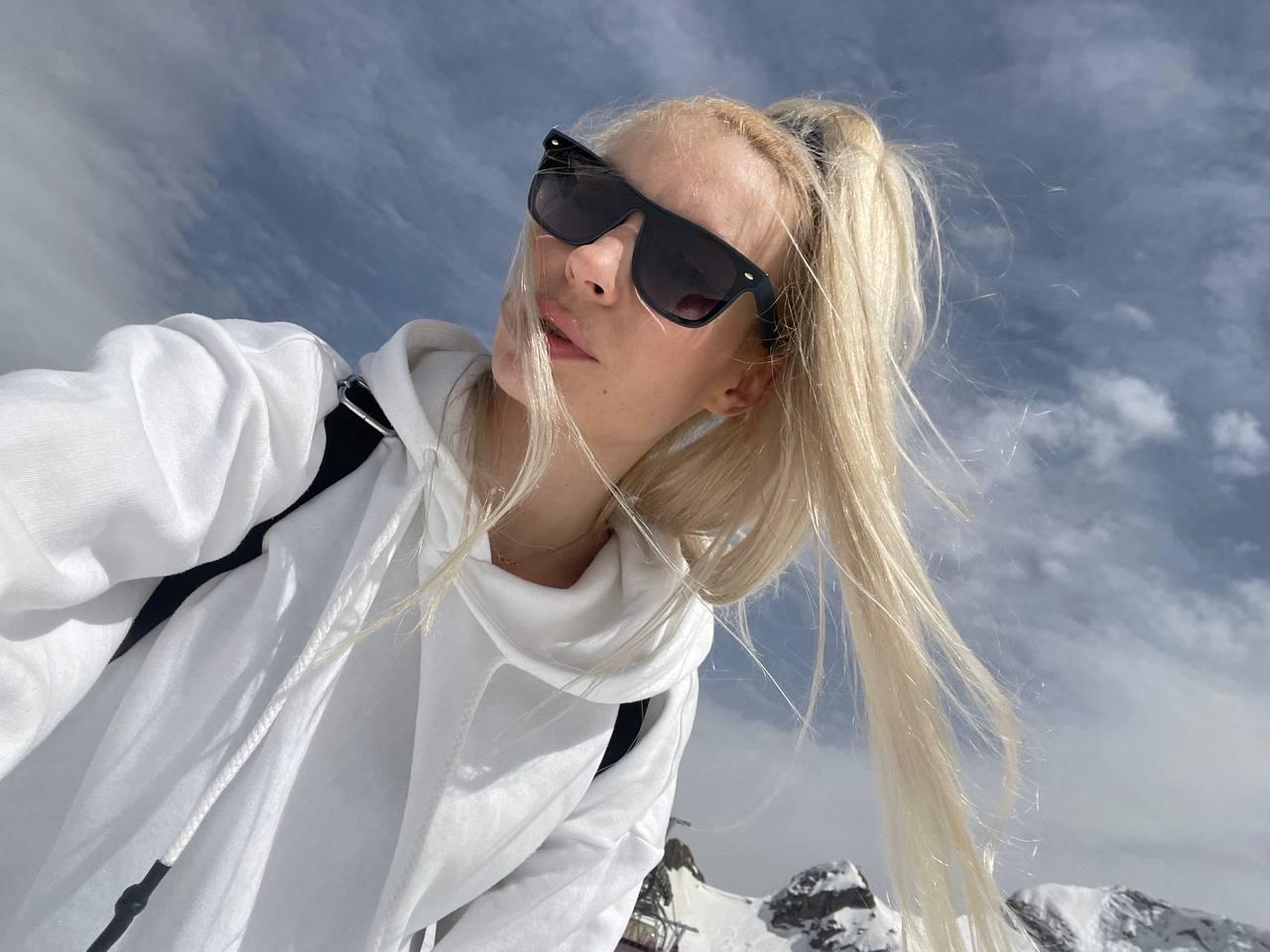 Image of cam model MyrtaParihar from XloveCam