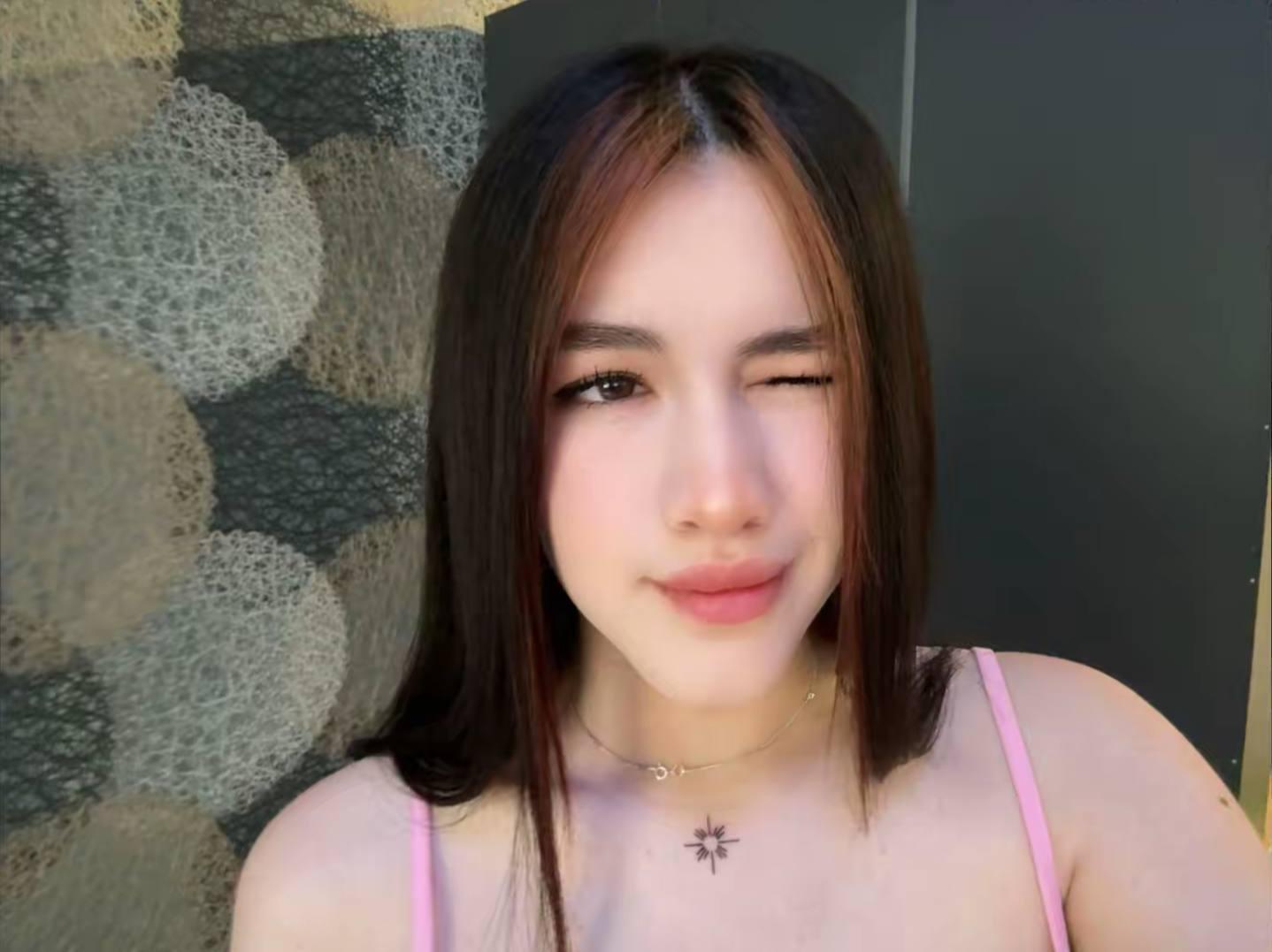 Image of cam model VersieUthe from XloveCam