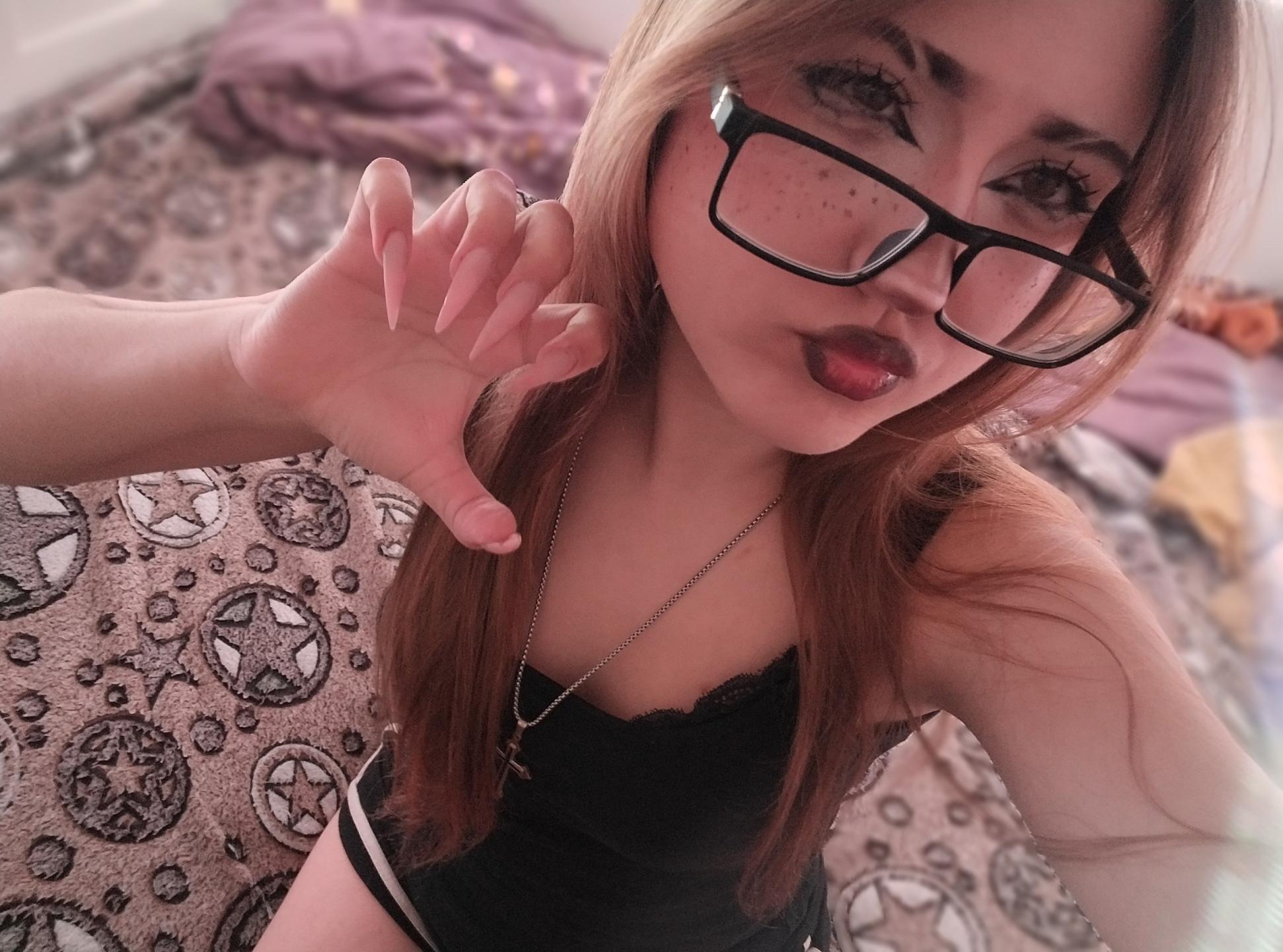 Image of cam model ShainaBallensky from XloveCam